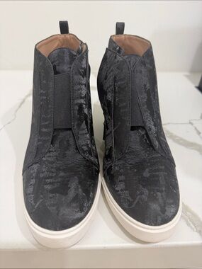 Paolo Black Crushed Velvet High Top Slip On Sneakers Women’s Size 9.5M